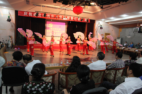 重溫紅色記憶，唱響時(shí)代強(qiáng)音——紀(jì)念建黨九十周年入黨宣誓暨紅歌人人唱優(yōu)秀節(jié)目匯演活動策劃方案